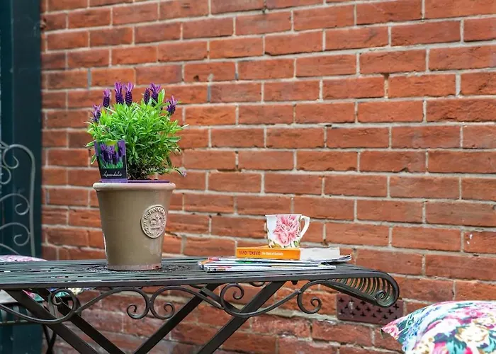 Stylish And Homely 1 Bed Edwardian Coach House