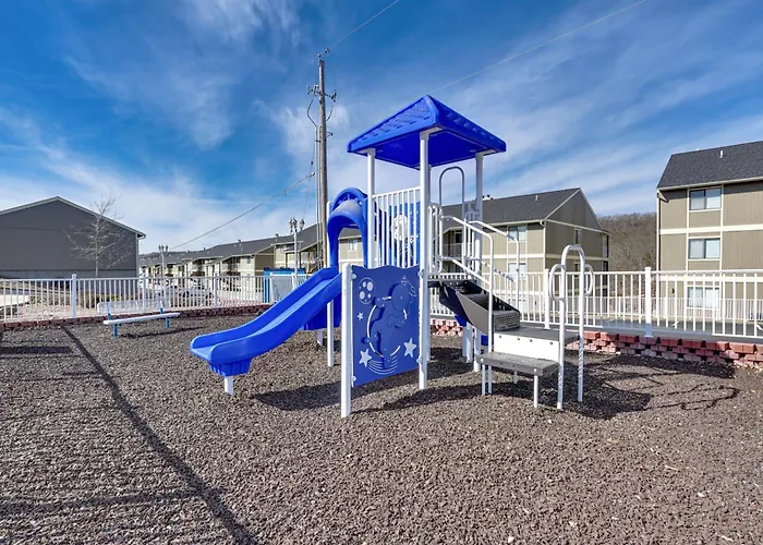 Lakefront Osage Beach Abode W/ Grill & Pool Access