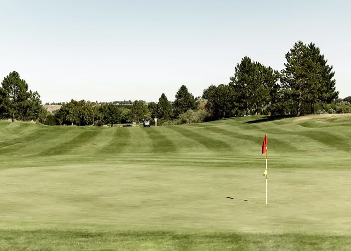 Moses Lake Golf Retreat @ Resorts At Moses Pointe