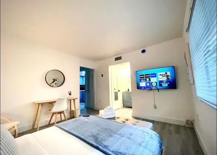 Ecostays Apartment Near Miami Airport - 303