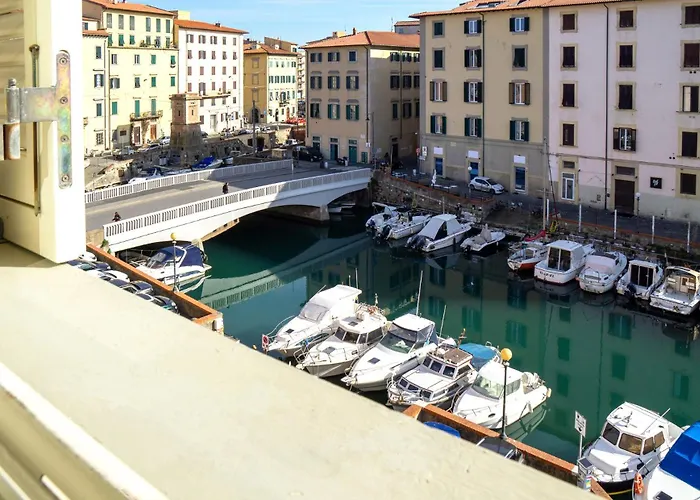 Near The Port-Elegante Appartamento Con Vista Sui Canali