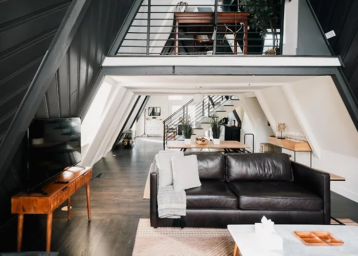 Modern A-Frame - Mountain Views - Evergreen