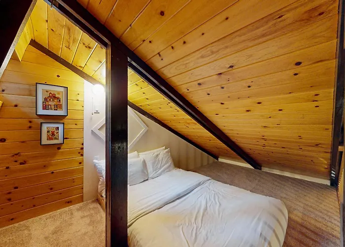 Creekside Cabin