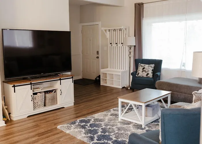 Central Tacoma Triplex