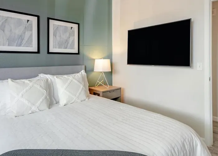 Landing Modern Apartment With Amazing Amenities