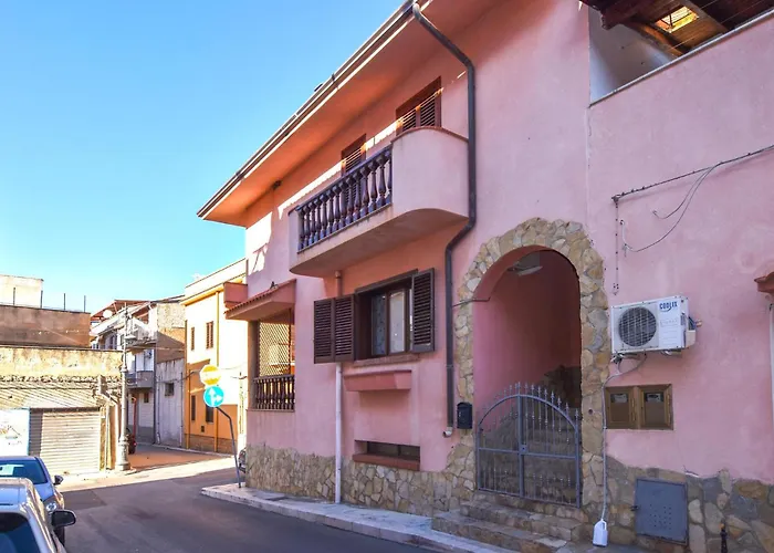 3 Bedroom Beautiful Home In Trappeto