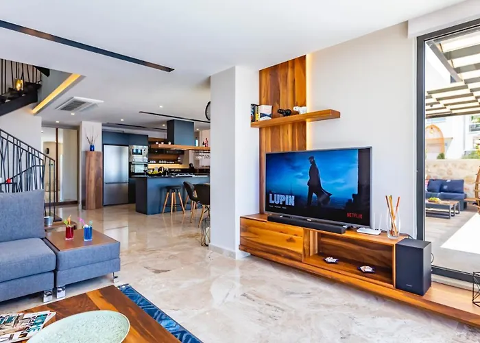 Villa Phi With Heated Indoor Pool