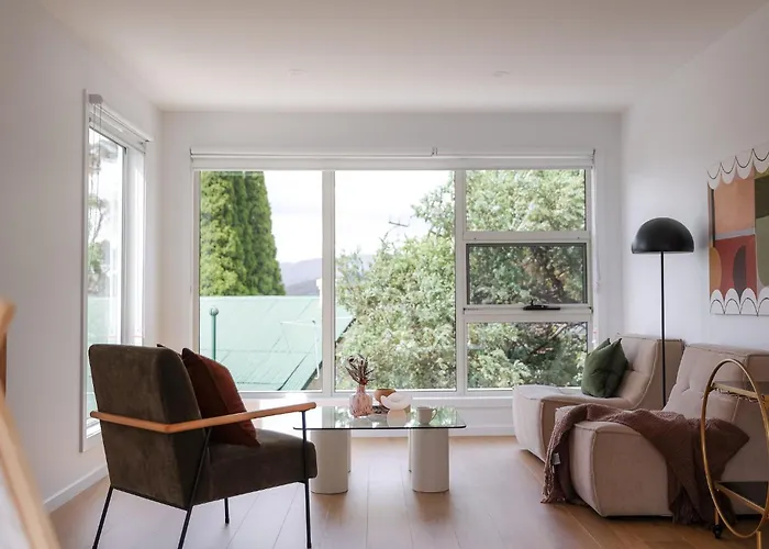 Architect Home With View In Central Hobart