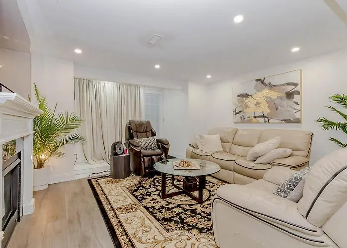 Luxury Basement Apartment In Oakville Monthly Stays Only