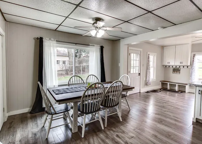 Family-Friendly Altoona Abode W/ Spacious Patio!