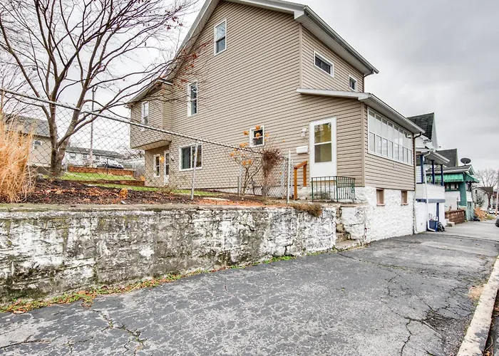 Family-Friendly Altoona Abode W/ Spacious Patio!