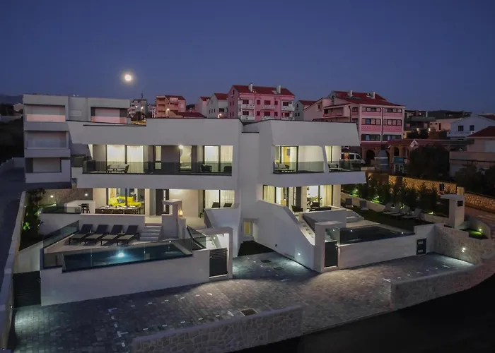 Luxury Villas Travera