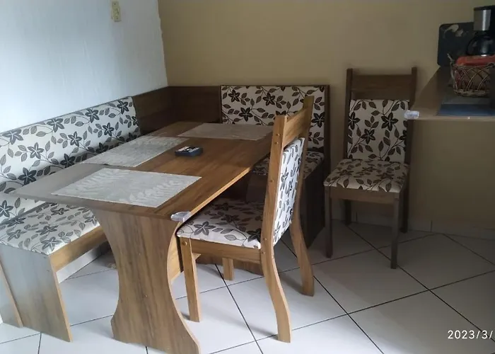 Pousada Tia Rosi com suites independente 100 mts da praia c ar, energia solar e atendimento vip