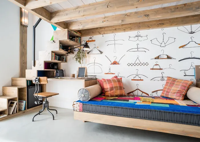Colegio Charm House