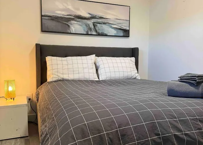 Walking Distance To St Boniface, Easy Parking