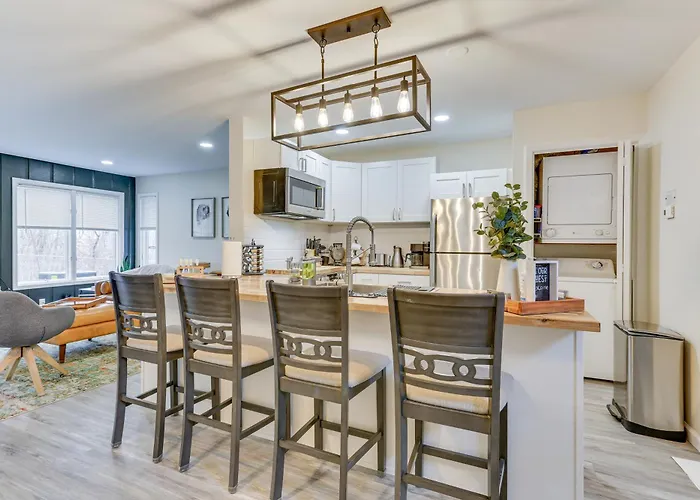 East Stroudsburg Townhouse < 1 Mi To Ski Area!