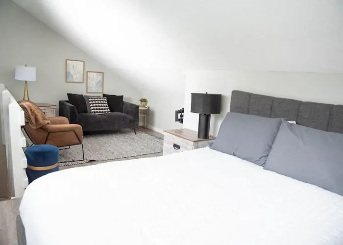Moguls, Lofted Ski In Ski Out With Hot Tub Access
