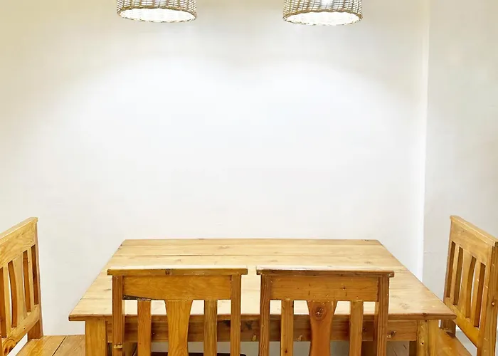 Nomads Mnl Backpackers Homestay - Near Airport