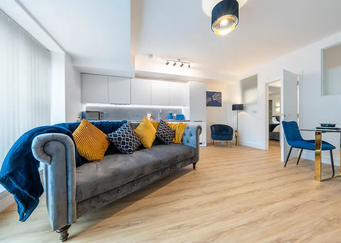 Modern Stylish 2 Bedroom Apartment In The Heart Of Potters Bar