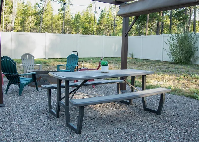 Private Home Near Glacier Park, Columbia Falls, & Whitefish - Pet Friendly!