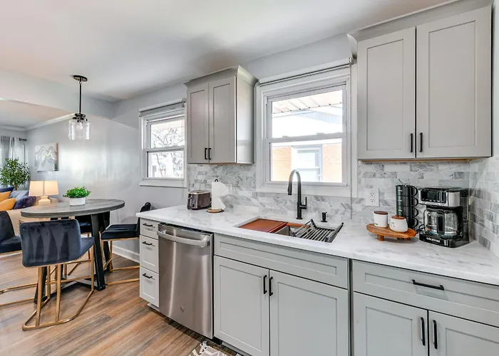 Newly Updated Home ~ 3 Mi To Downtown Charlotte!