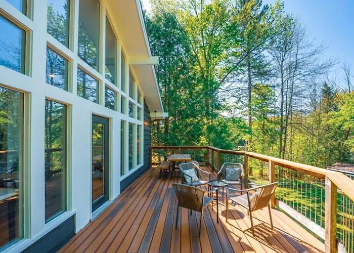 Waterfront Haliburton, All Season, Fully Equipped Cottage! #Str-25-00252