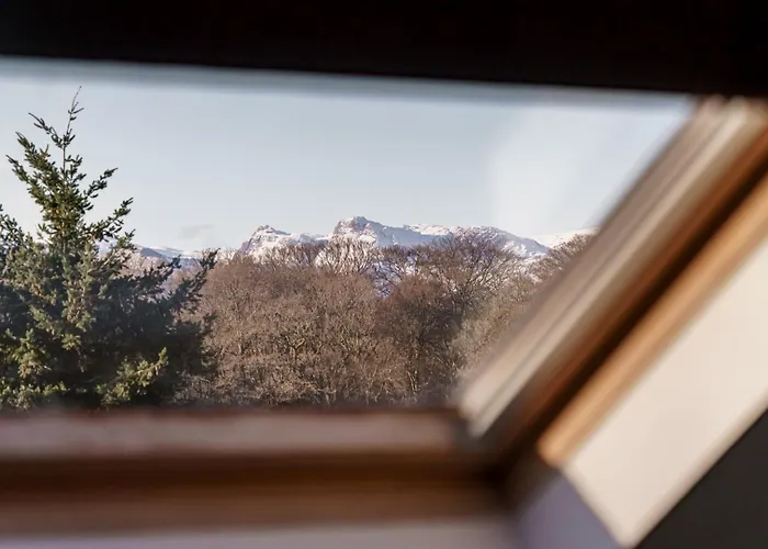 Yewbeck: Brand New, Garden Views