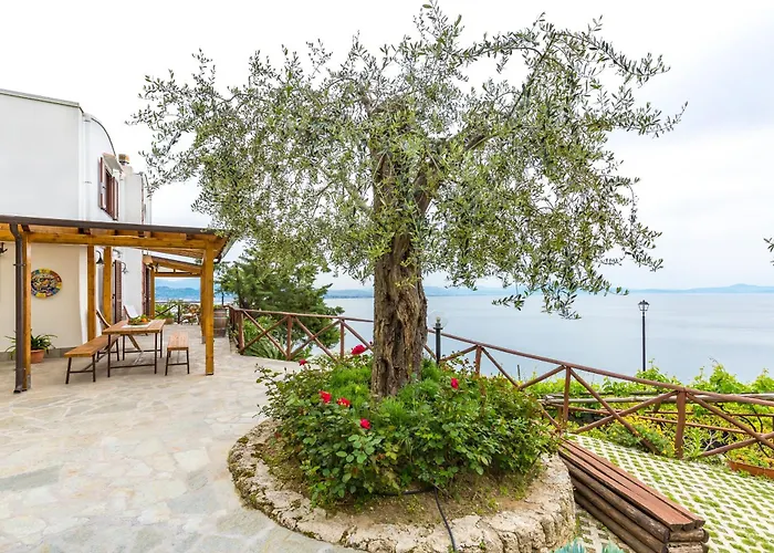 Starhost - La Casella Seaview Garden Terrace And Parking