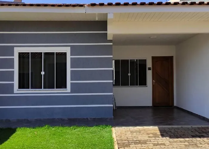 Casa com AR COND. em todos os comodos mobiliada