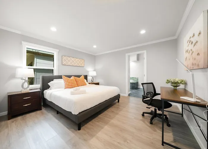 4Br Lux Los Gatos Home: Style & Comfy