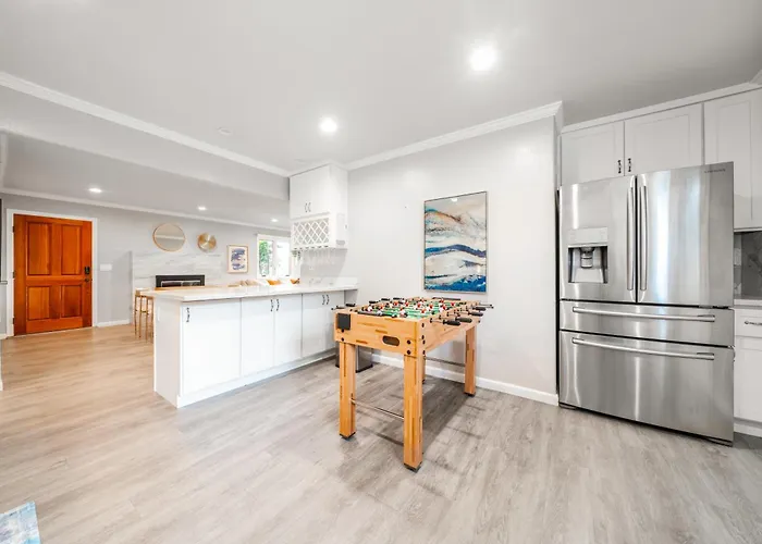 4Br Lux Los Gatos Home: Style & Comfy