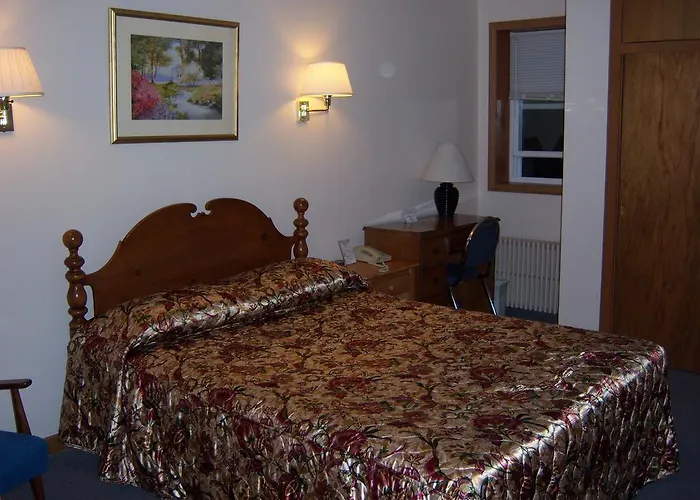 Travelers Inn Motel - Eagle River Downtown