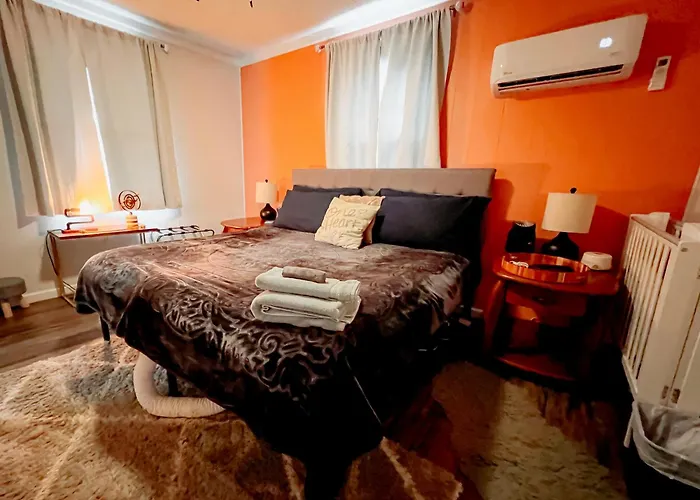 Giggling Creek Cottage - Bedjet! King Sized! Gazebo, 45 Acres, Arcades, And More!