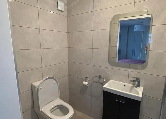 Clifden Lodge 1 Bedroom Apt