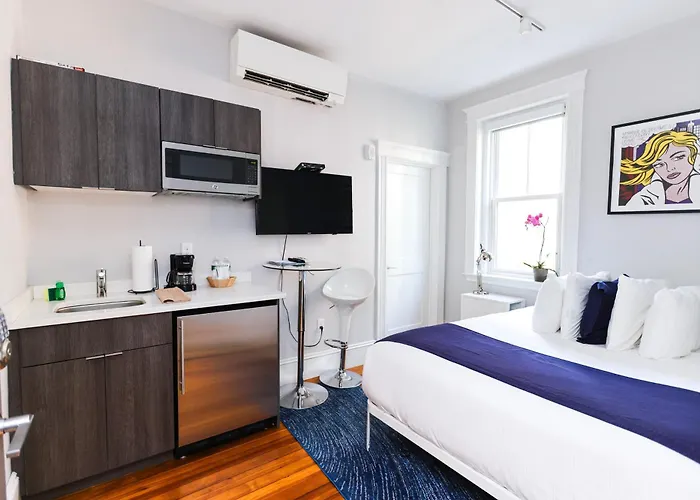 A Stylish Stay W/ A Queen Bed, Heated Floors.. #36