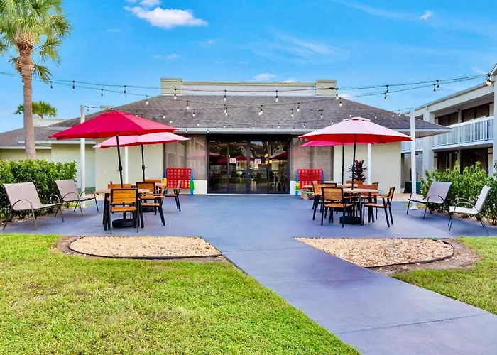 2 Beds With Pool, Parking, Wi-Fi & Smart Tv