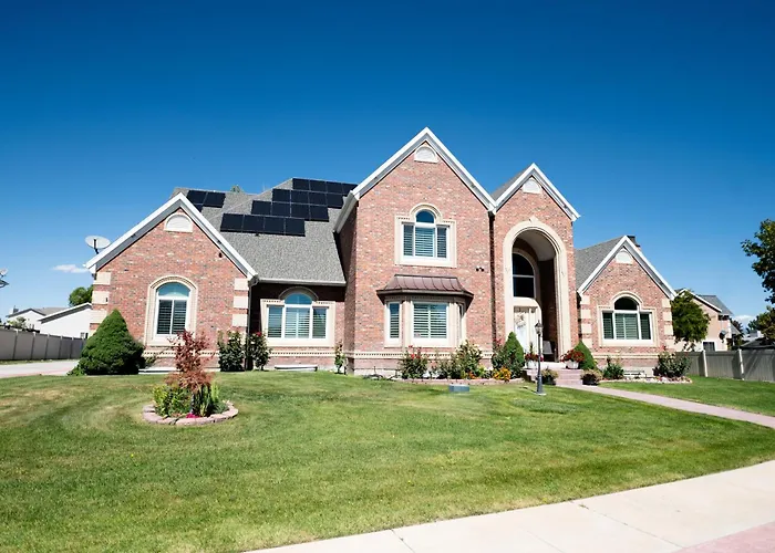 Large & Spacious Home, Sleeps 23+ Near Slc