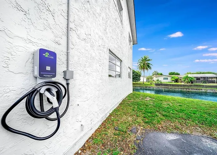 Adorable Condo In Peaceful Area - Palm Wave Says