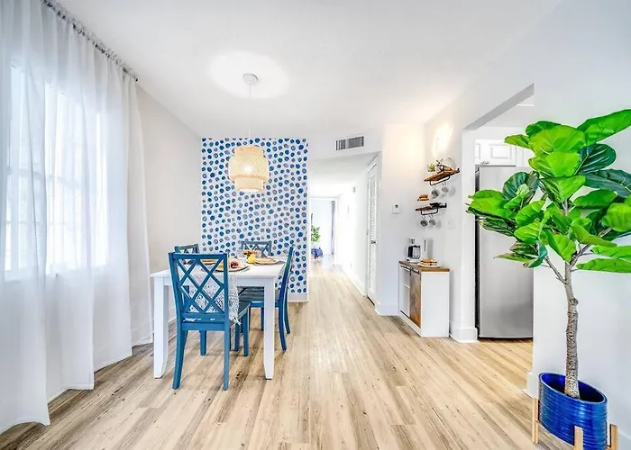 Water Front Condo - First Floor - Palm Wave Says