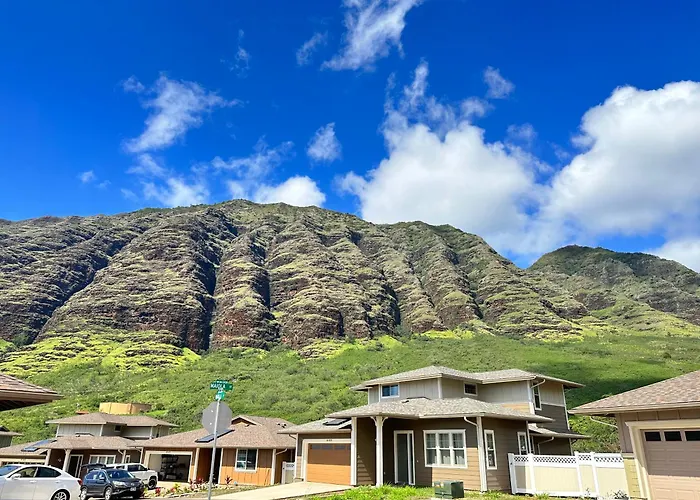 New 4 Bedroom Home With Ocean And Gorgeous Mountain Views In The Gated Community Of Mauna Olu
