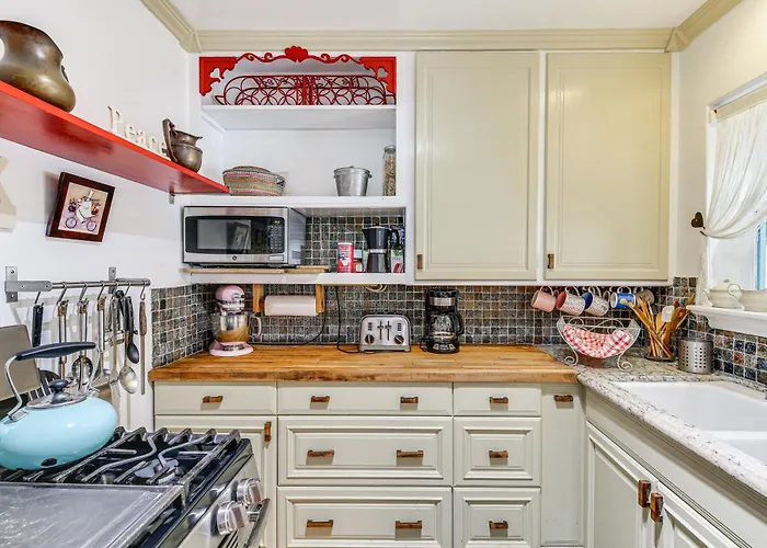 Gardena Vacation Rental: 5 Mi To Manhattan Beach!