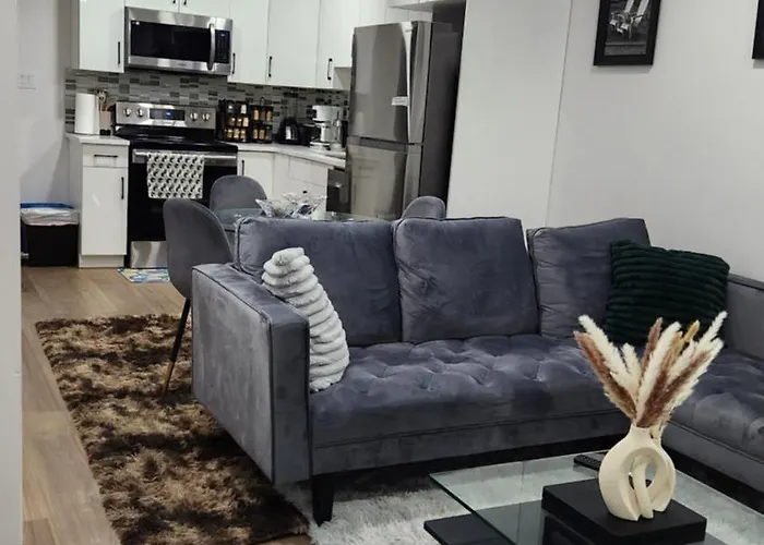 Modern 2 Bedroom Basement Suite At West Edmonton