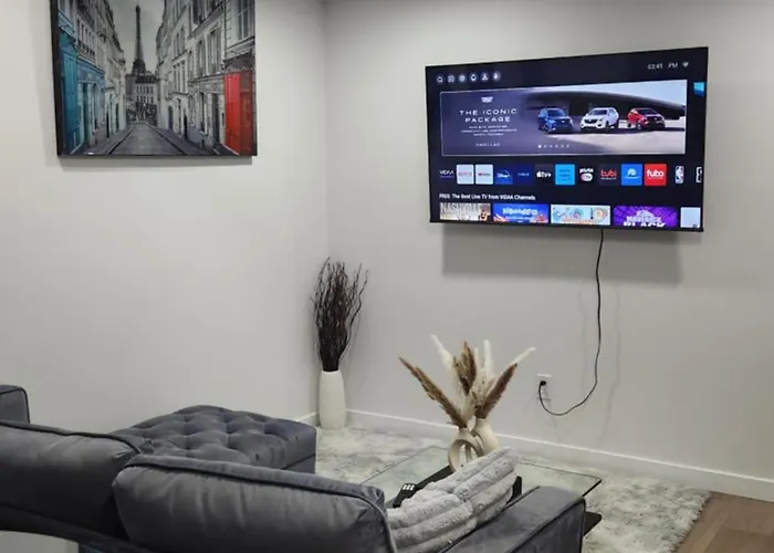 Modern 2 Bedroom Basement Suite At West Edmonton