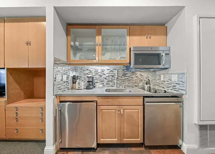 Palisades Tahoe Lodge Rentals Studio #226
