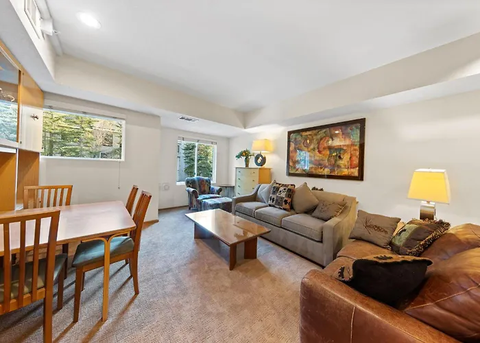 Palisades Tahoe Lodge Rentals Studio #232