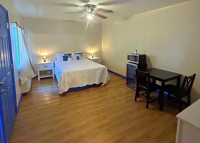 Cozy Bear Inn