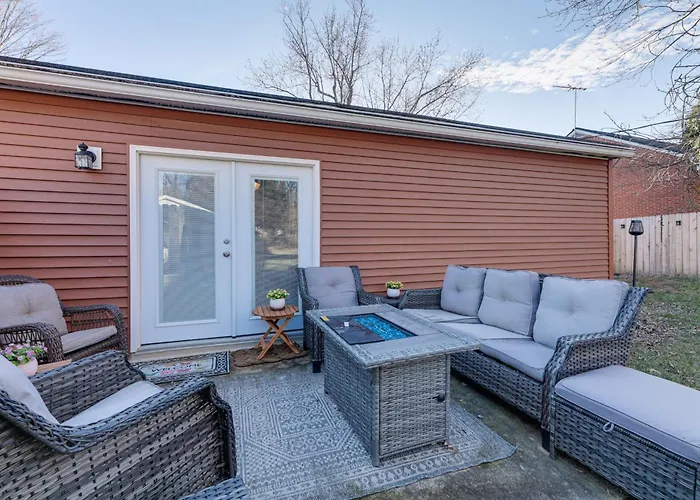 Lovely Lexington Home: 4 Mi To Downtown!