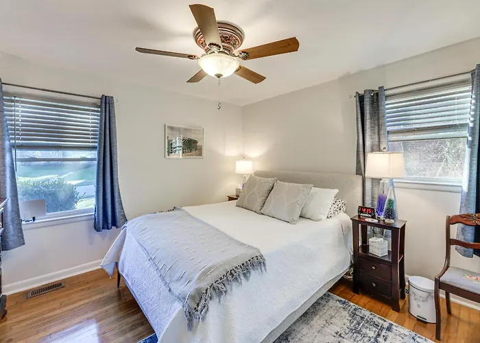 Lovely Lexington Home: 4 Mi To Downtown!