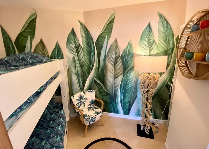 Le Port Camargue - 2 Bedrooms Air Conditioning Terrace And Swimming Pool!