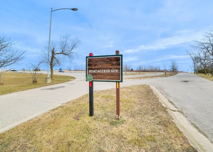 Scenic 'Evan'S Hideaway' Steps To Lake Huron!